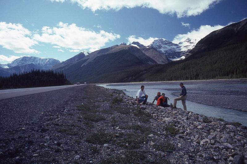 C Rockies 010 Sep-1981 Athabasca River.jpg